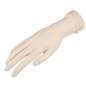 Nagelkunstpraxis reicht flexiblem Silikon prothetische Hand