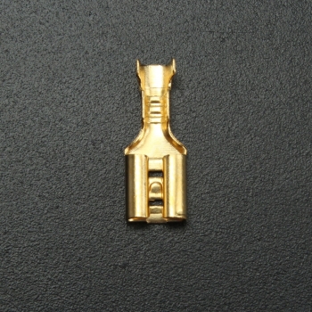 100pcs kupferne 4.8mm weibliche Spaten-Crimp-Anschlüsse 22 ~ 16AWG