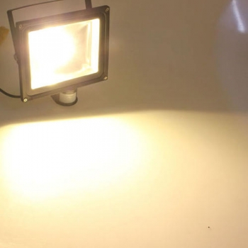 30W Warm White 2450LM PIR Sensor Detective LED Flutlicht 85-265V