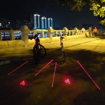 5 LED 2 Laserstrahlen Intelligent Bike Logo Sicherheits hinteres Endstück Licht