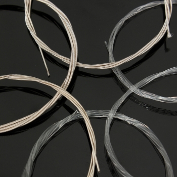 Der neue haltbare Satz von 6 Stahlnylonstrümpfen spannt akustische klassische Gitarre