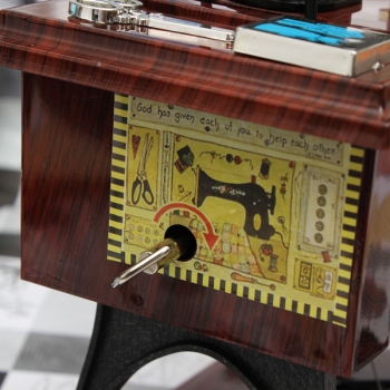 Weinlese Mini Nähmaschine Mechanical Music Box Geburtstagsgeschenk