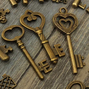 18pcs Retro Bronze Skeleton Krone Schlüssel Halskette Anhänger Charme DIY