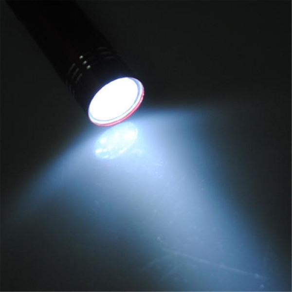 9 LED Tasche Taschenlampe aus Aluminium Taschenlampe Camping Lichtlampe aaa