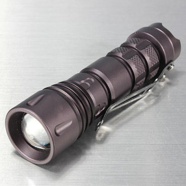 XPE-Q5 600LM Zoomable 3Modes Mini LED Taschenlampe AA / 14500