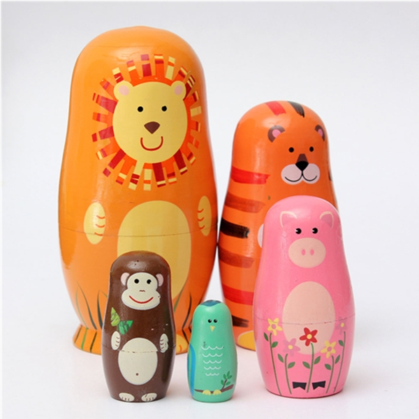 Satz von 5 süßen Holzmatrjoschkas matryoshka russische Tierpuppe