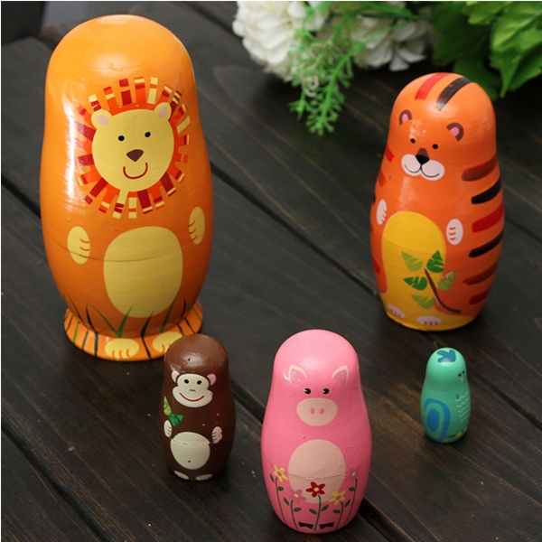 Satz von 5 süßen Holzmatrjoschkas matryoshka russische Tierpuppe